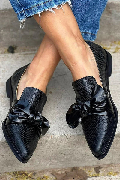 Georgia | Black Loafer With Shiny Bow